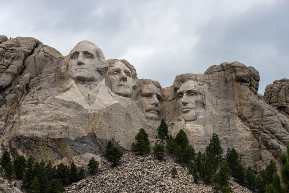 Champagne and Bullets belongs on the Mount Rushmore of bad movies
