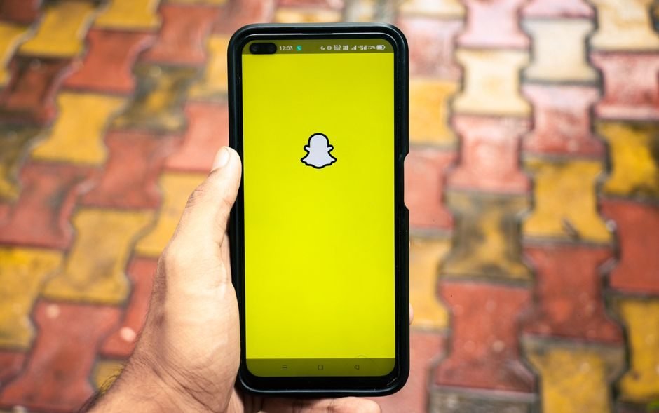 Snapchat now lets you share what you’re listening to in real time