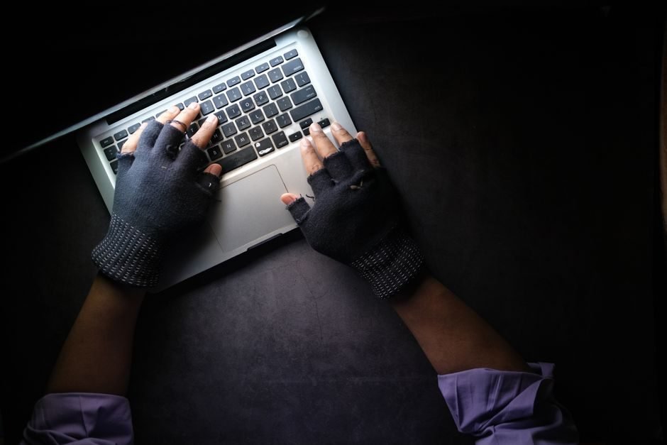 Hackers steal over $130M by exploiting bug in offline hardware wallets