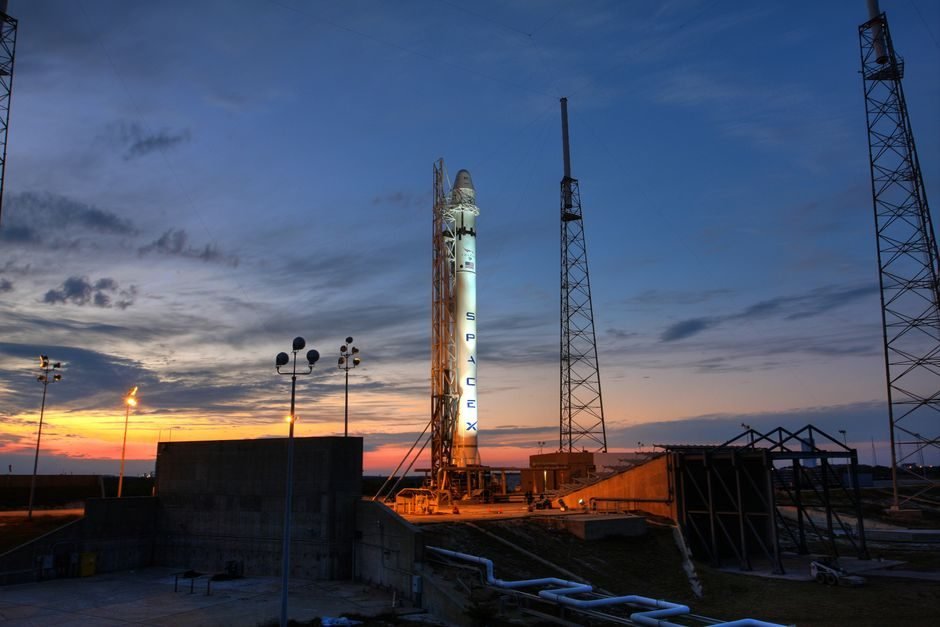 SpaceX is coming for T-Mobile, AT&T and Verizon