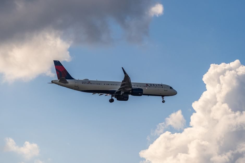 Delta investigating after someone set up fake Wi-Fi network mid-flight