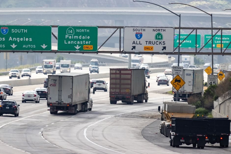 Self-driving trucks are officially testing on California highways