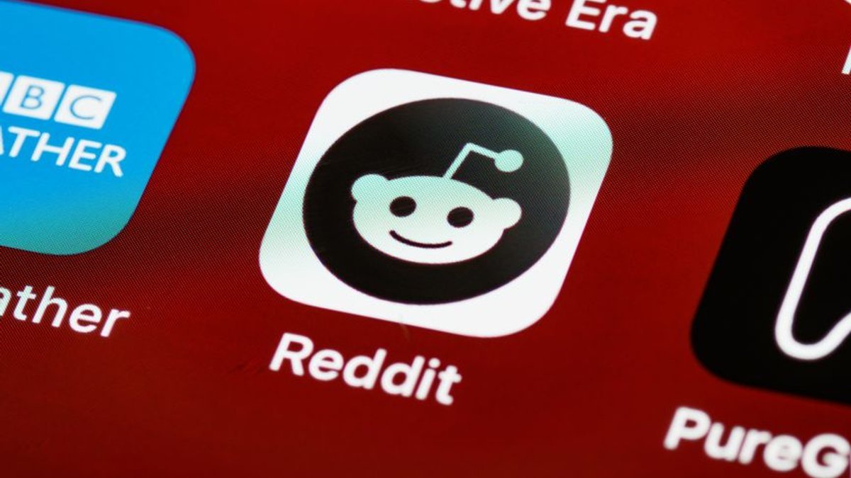 Reddit begins testing a new audio and video experience, similar to popular TikTok videos