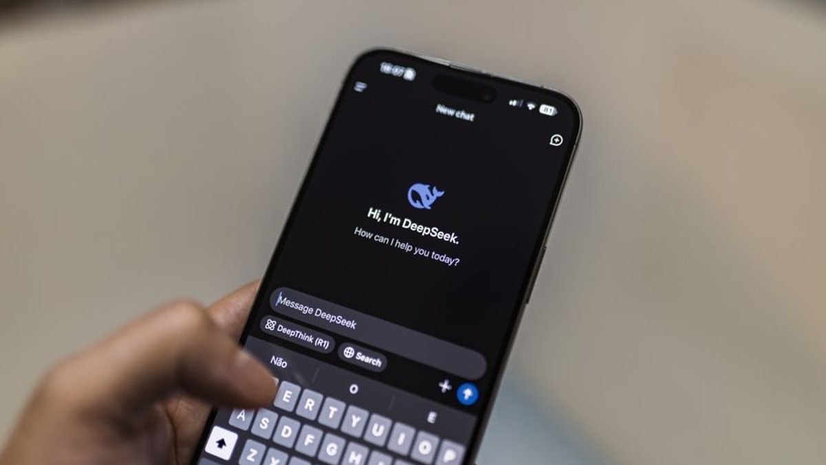 ChatGPT can now send texts for you with new Apple Messages plug-in
