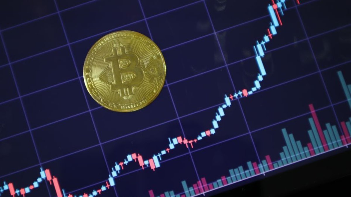 Why Does Bitcoin Keep Gaining? - Yahoo Finance