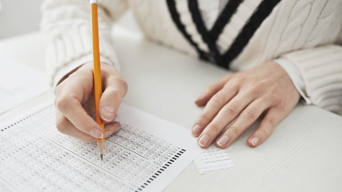 Major Study Reveals 20% Exam Score Drop Among Students Who Relied on AI Tools - inkl