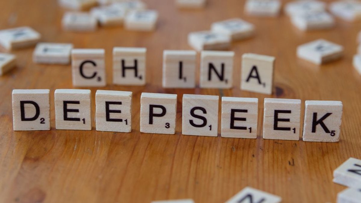 China’s Z.AI Made Ox Alpha Stealth Model That Rivals DeepSeek - Bloomberg