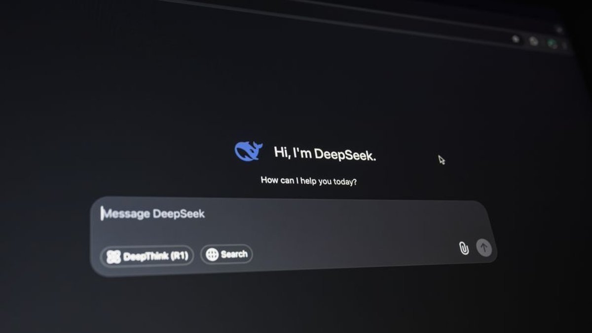 Better answers, broader thinking: What students gain from ChatGPT and critical-thinking training