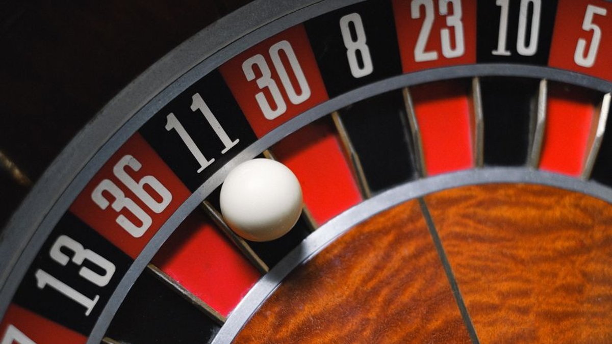 “We’re not doing 30 bets a year”: Vijay Pande on betting small after running $4 billion at a16z