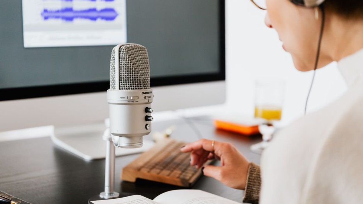 4 ways to get more from AI writing and editing, without losing your voice - PR Daily