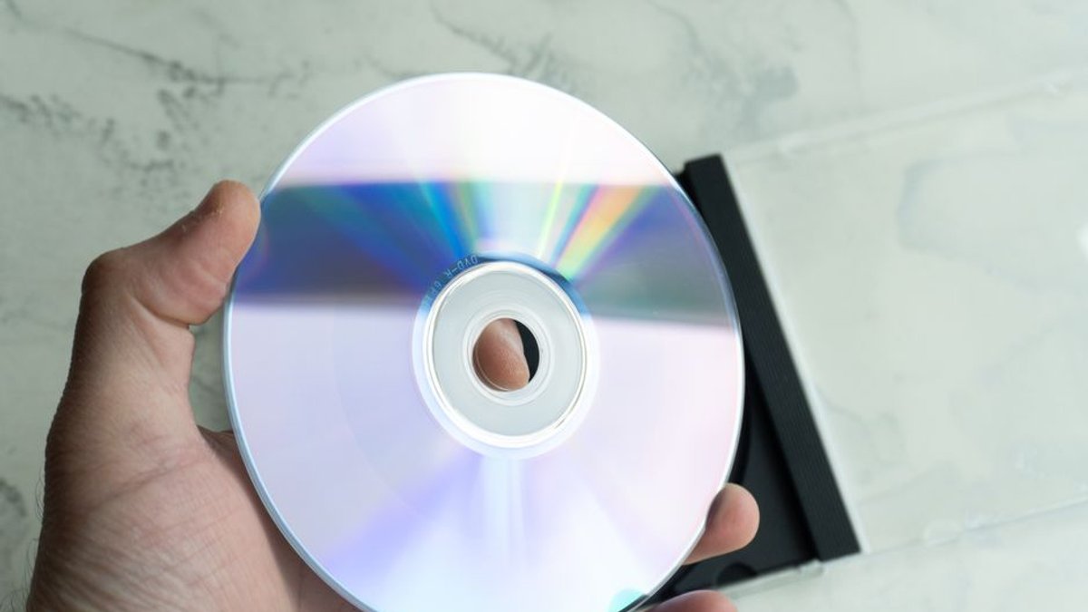 CD sales are making an unexpected comeback amid a retro tech boom
