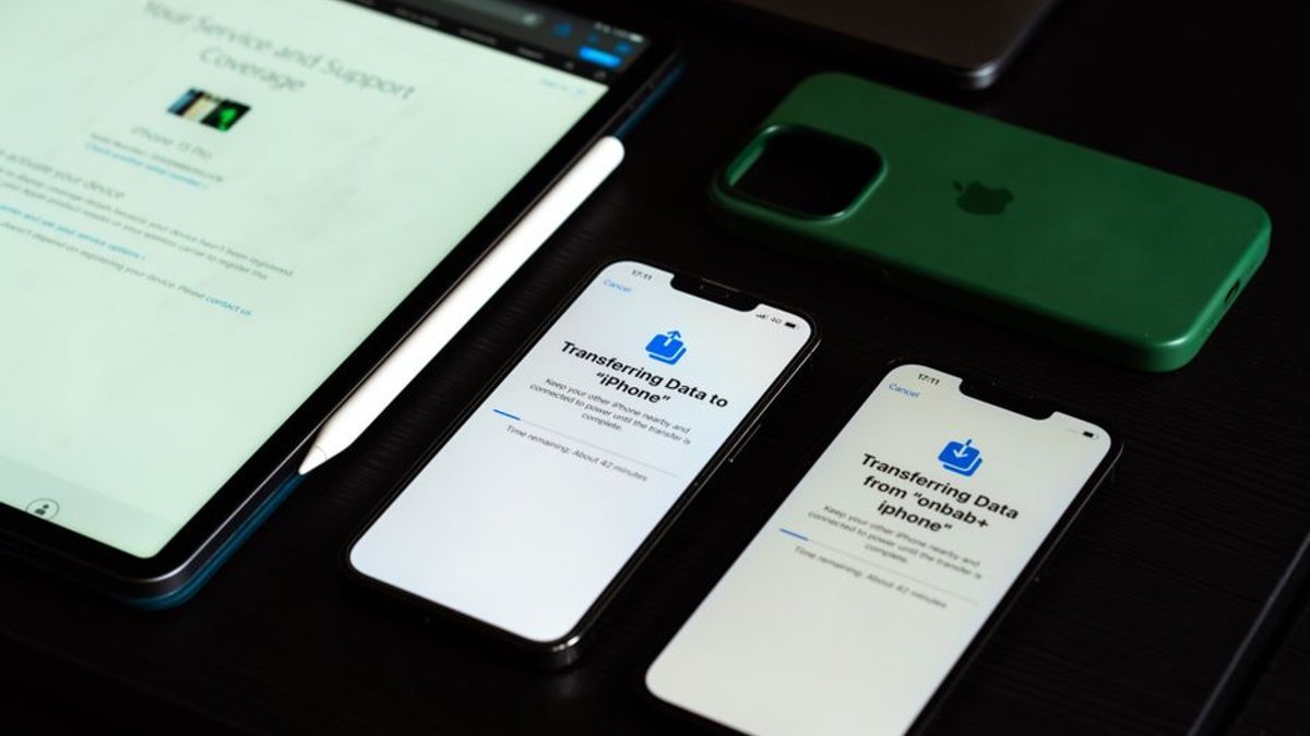 Apple Releases Xcode 27.1 Beta With iPhone Duo Support - MacRumors