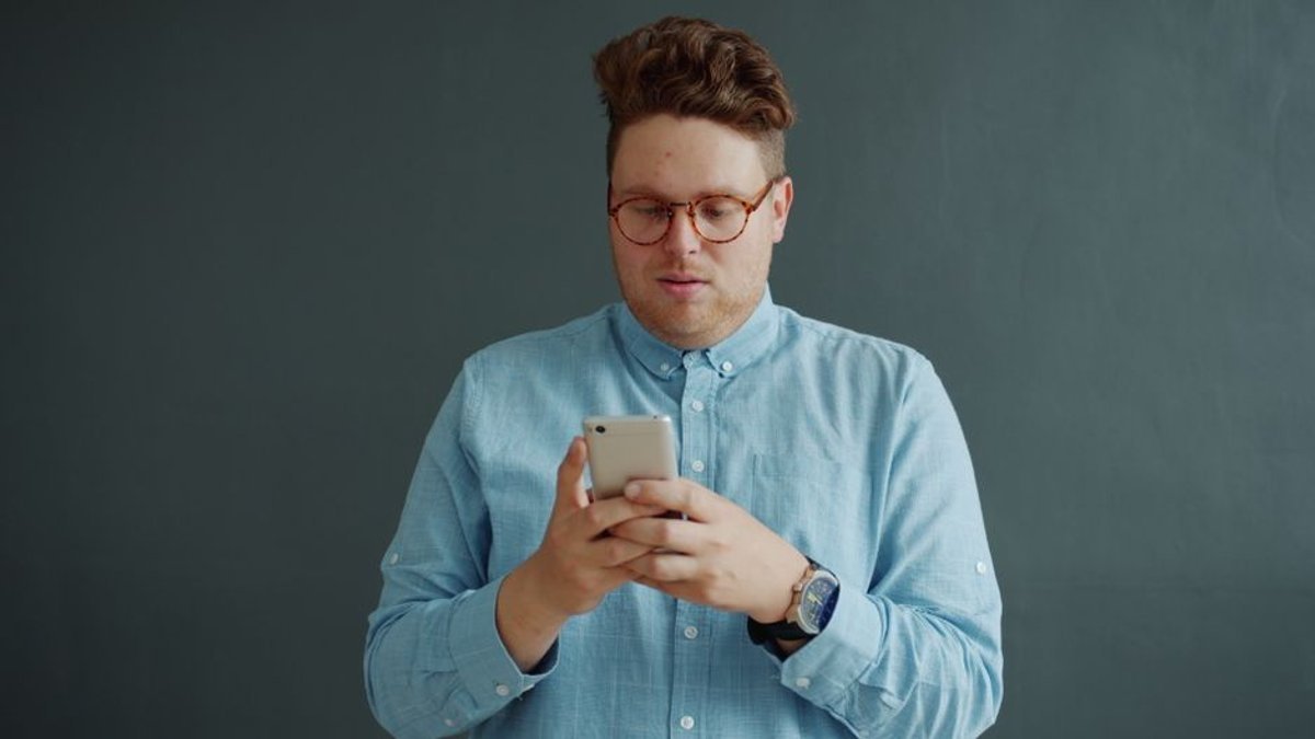 zuckoff uses bluetooth to let you know when smart glasses are nearby - Designboom