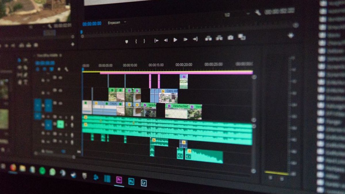 Opus 5.5 generates motion design videos by writing a program that draws every frame - Pasquale Pillitteri